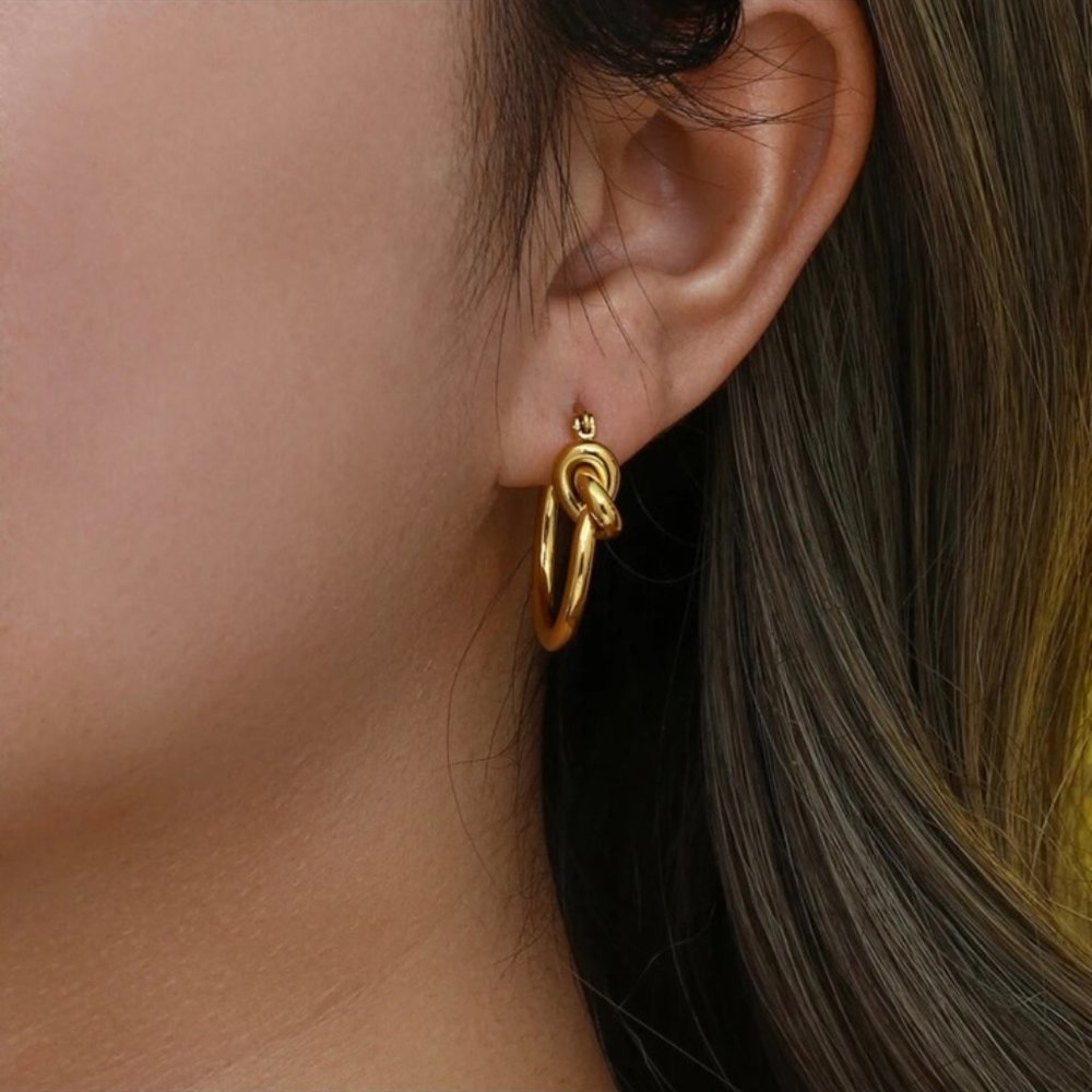 Worn once KNOT 18K GOLD HOOP EARRINGS